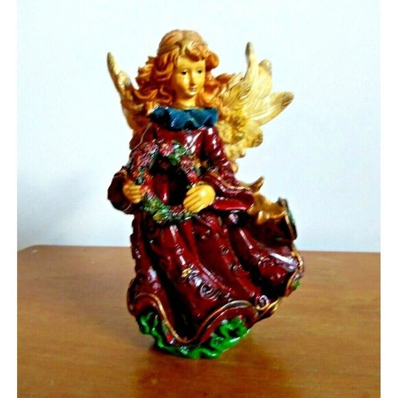 Angel Figurine holding Christmas wreath Resin 6" K's Co Greenbrier International - Picture 2 of 4